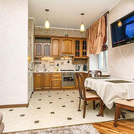 Ferienwohnung Amazing Two Beds In The Klovskiy Spusk Kiew Exterior foto
