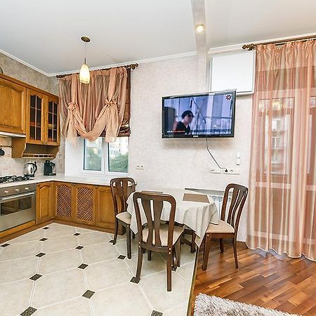 Ferienwohnung Amazing Two Beds In The Klovskiy Spusk Kiew Exterior foto