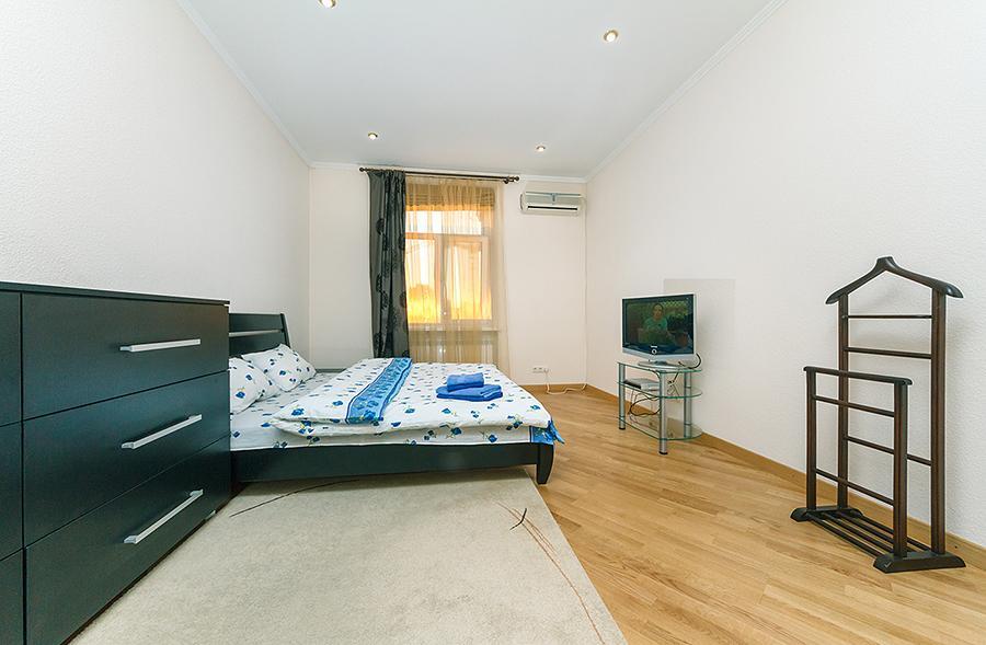 Ferienwohnung Amazing Two Beds In The Klovskiy Spusk Kiew Exterior foto