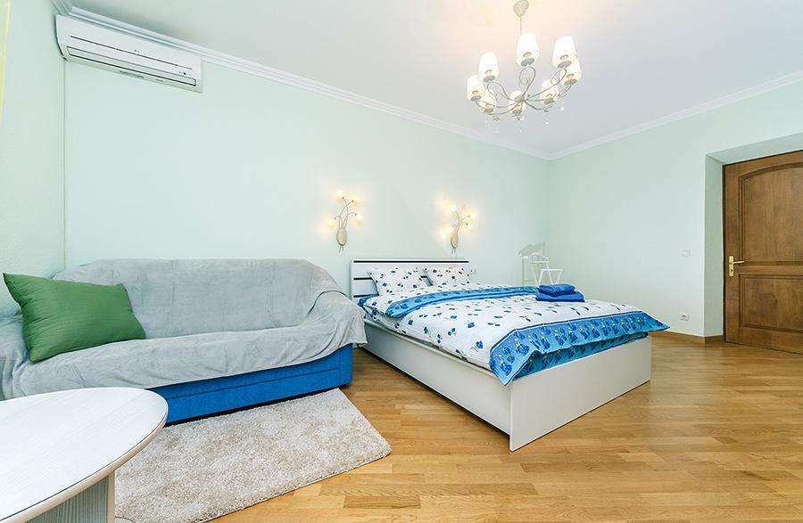 Ferienwohnung Amazing Two Beds In The Klovskiy Spusk Kiew Exterior foto