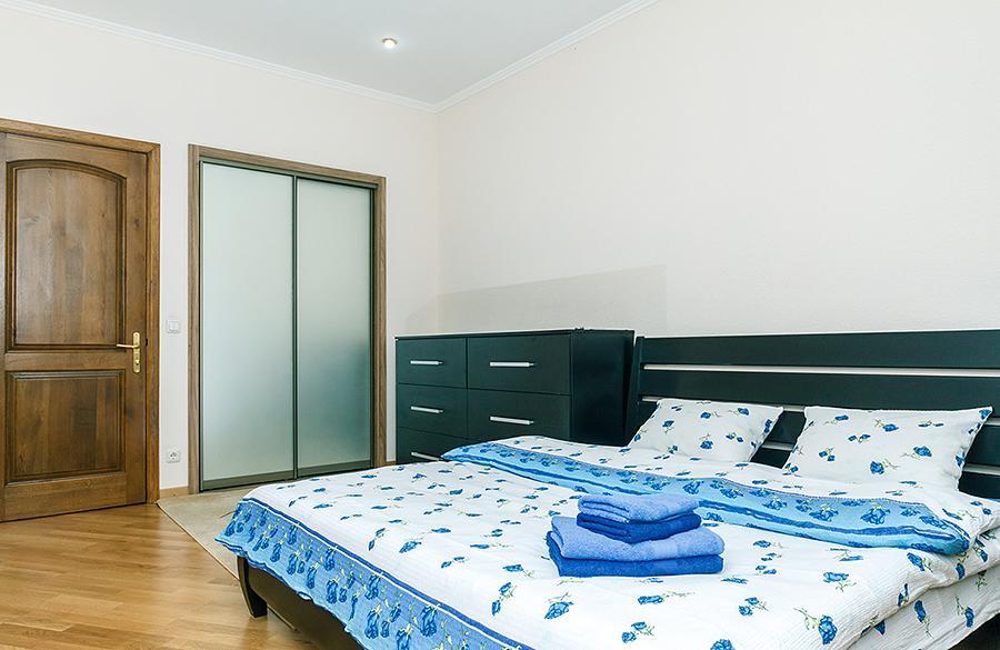 Ferienwohnung Amazing Two Beds In The Klovskiy Spusk Kiew Exterior foto