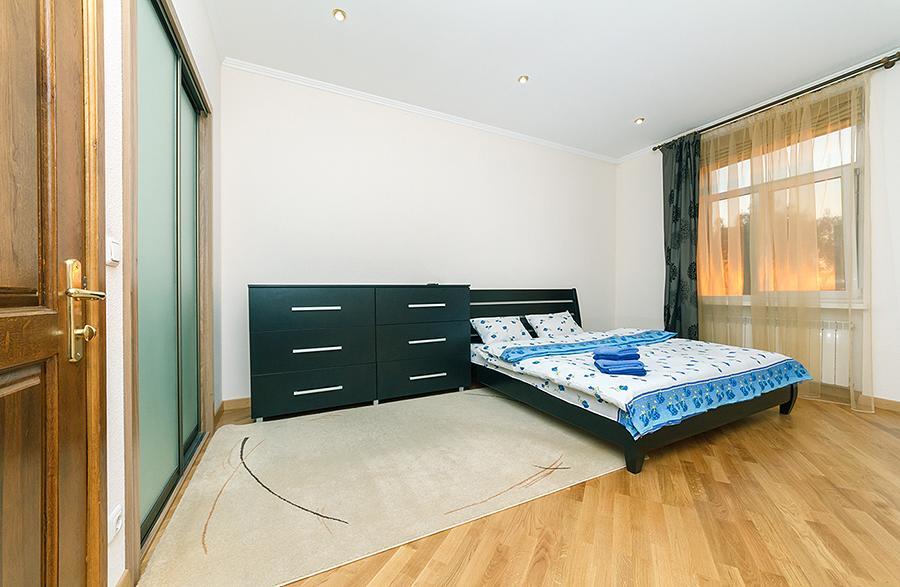 Ferienwohnung Amazing Two Beds In The Klovskiy Spusk Kiew Exterior foto